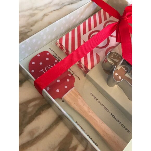 The Bakers Pantry Holiday Cookie Making Gift Set - Spatula Cutters & More - Picture 5 of 7